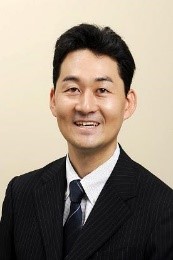 ビジネスサクセション株式会社　代表取締役<br />
一般社団法人スモールM&Aアドバイザー実践会（エスマップ）　代表理事  今村 仁氏<br />
